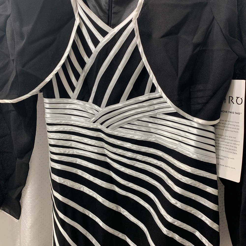 Dress - Picture 6 of 9